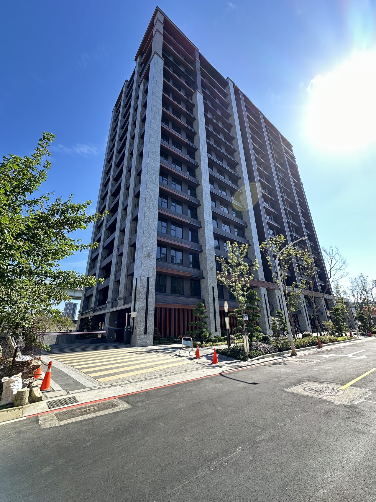 玉森建築外觀街角視角